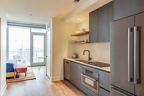 Luxe High Rise Near DT Austin w/ Views Rooftop Pool, Gym, & Luxe Ameni