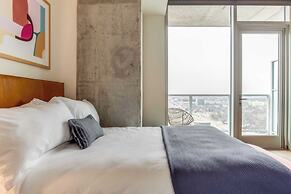 Luxe High Rise Near DT Austin w/ Views Rooftop Pool, Gym, & Luxe Ameni