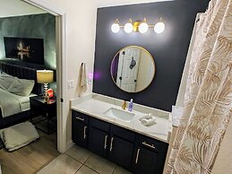 Chic 3 BR w/ Pool Near Disney Magic