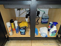 Chic 3 BR w/ Pool Near Disney Magic