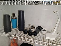 Chic 3 BR w/ Pool Near Disney Magic