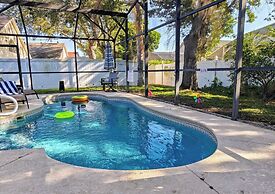 Chic 3 BR w/ Pool Near Disney Magic