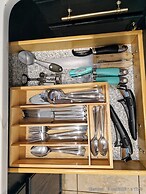 Chic 3 BR w/ Pool Near Disney Magic