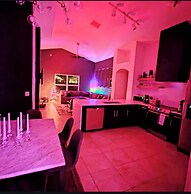 Chic 3 BR w/ Pool Near Disney Magic