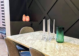 Chic 3 BR w/ Pool Near Disney Magic