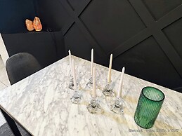 Chic 3 BR w/ Pool Near Disney Magic