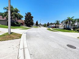 Chic 3 BR w/ Pool Near Disney Magic