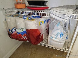 Chic 3 BR w/ Pool Near Disney Magic