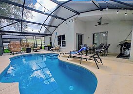 Chic 3 BR w/ Pool Near Disney Magic