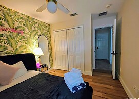 Chic 3 BR w/ Pool Near Disney Magic