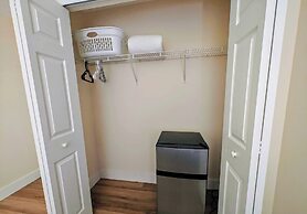 Chic 3 BR w/ Pool Near Disney Magic