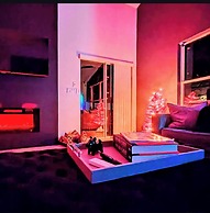 Chic 3 BR w/ Pool Near Disney Magic