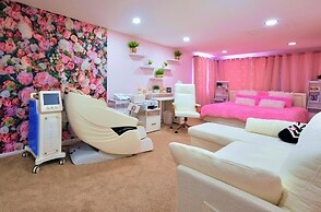 Pink Luxe Spa Retreat San Diego