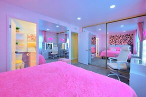 Pink Luxe Spa Retreat San Diego