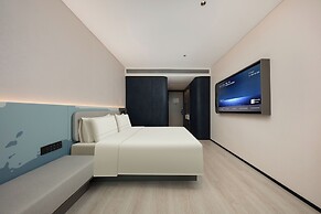 Pudong Airport  Light Residence Hotel