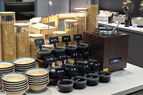 Pudong Airport  Light Residence Hotel