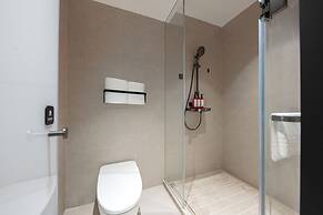 Pudong Airport  Light Residence Hotel