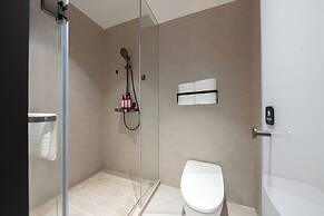Pudong Airport  Light Residence Hotel