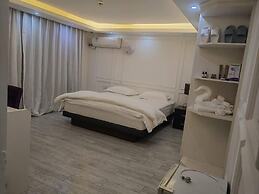 Lata Hotel