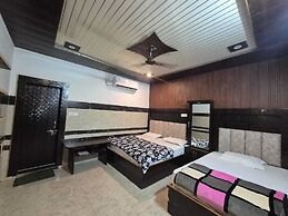 Radha rani seva sadan