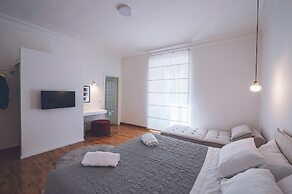 Habitat 42 Roman Stay