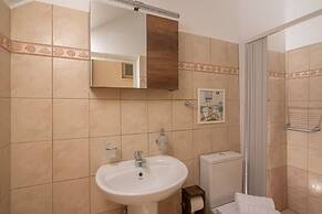 Posto Serene With Jacuzzi