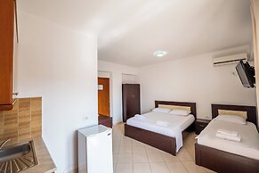 6 Milje Resort