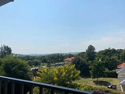 Lux Suites Bayloft Apartments Homabay