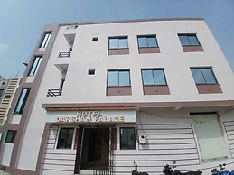 Hotel Darshan Palace - Near Dwarka Railway Station & Shree Dwarkadhish
