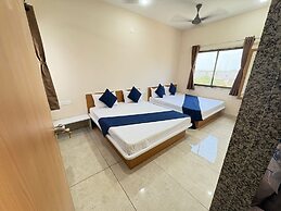 Hotel Darshan Palace - Near Dwarka Railway Station & Shree Dwarkadhish