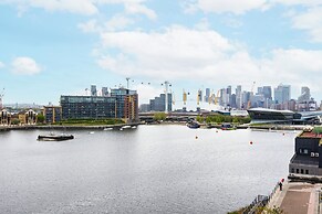 Waterside Bliss Executive Apartment