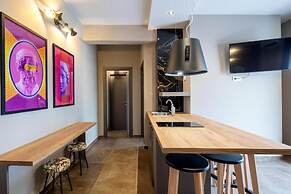 The Acropolis Pathway