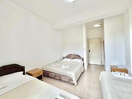 B&M Holiday Rooms