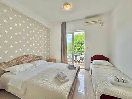 B&M Holiday Rooms
