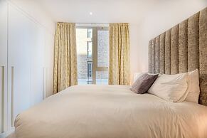 Austin David Royal Wharf