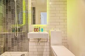 Austin David Royal Wharf