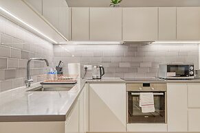 Austin David Royal Wharf