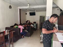 Hotel Mahadev Restaurant & Cafe