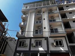 Hotel Mahadev Restaurant & Cafe