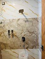 Hotel Mahadev Restaurant & Cafe