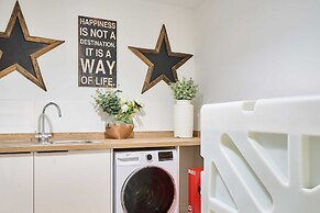 Host Stay Albert House