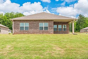 Charming 4br Ranch-style Home Corner Lot 4 Bedroom Home
