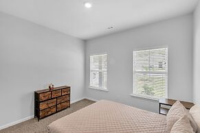 Charming 4br Ranch-style Home Corner Lot 4 Bedroom Home