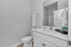 Charming 4br Ranch-style Home Corner Lot 4 Bedroom Home