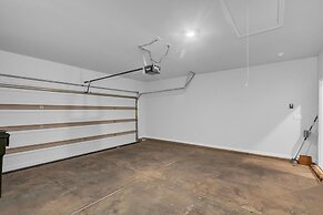 Charming 4br Ranch-style Home Corner Lot 4 Bedroom Home