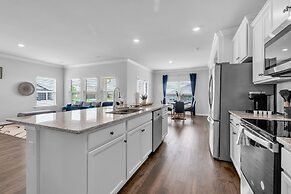 Charming 4br Ranch-style Home Corner Lot 4 Bedroom Home