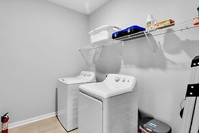 Charming 4br Ranch-style Home Corner Lot 4 Bedroom Home