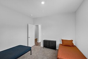 Charming 4br Ranch-style Home Corner Lot 4 Bedroom Home