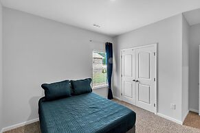 Charming 4br Ranch-style Home Corner Lot 4 Bedroom Home