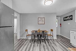 Pet-friendly 4br Near Kennywood & Pittsburgh 4 Bedroom Home